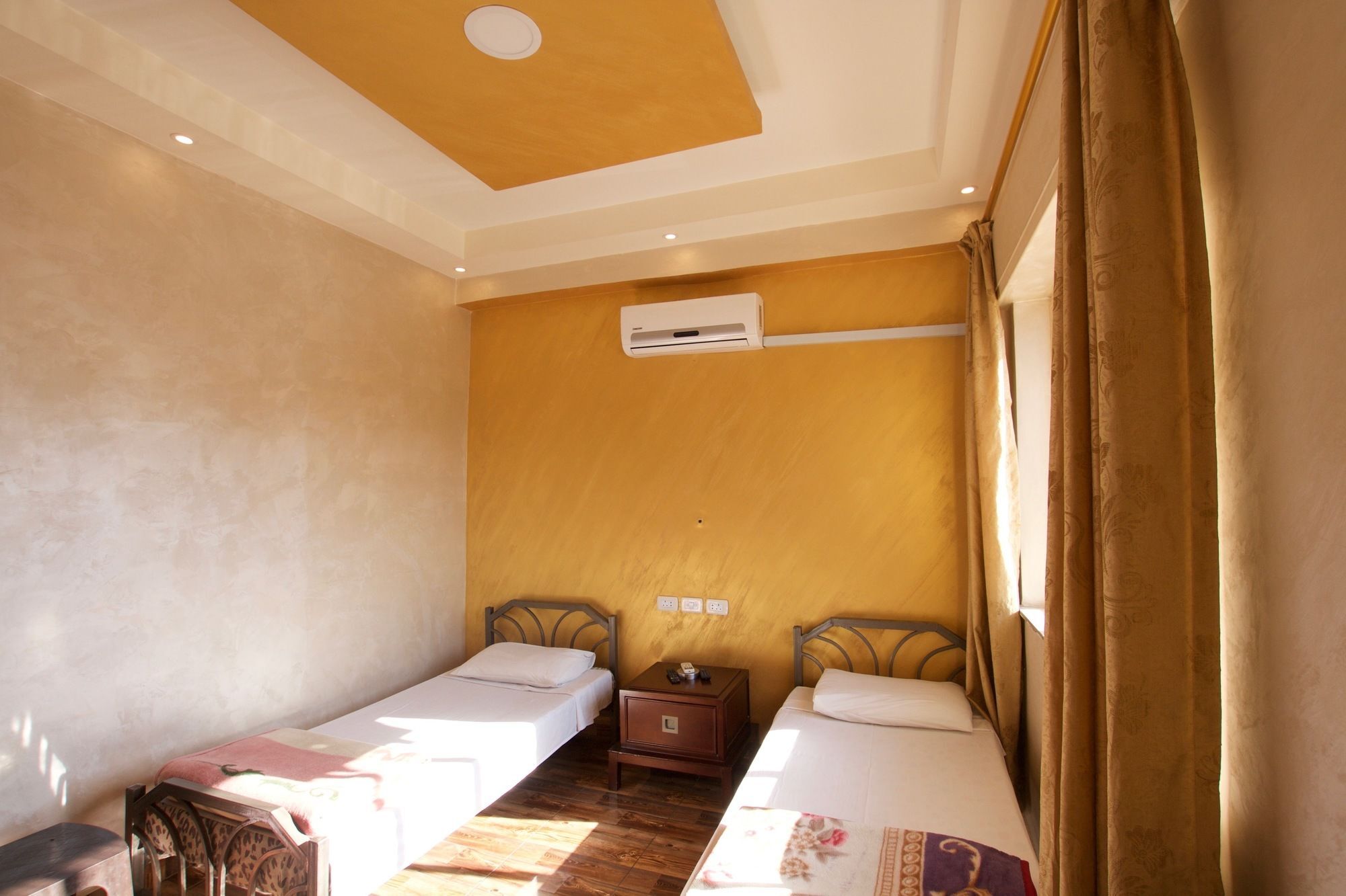 Sun Rise Hotel & Hostel & Tours Amman Exteriör bild