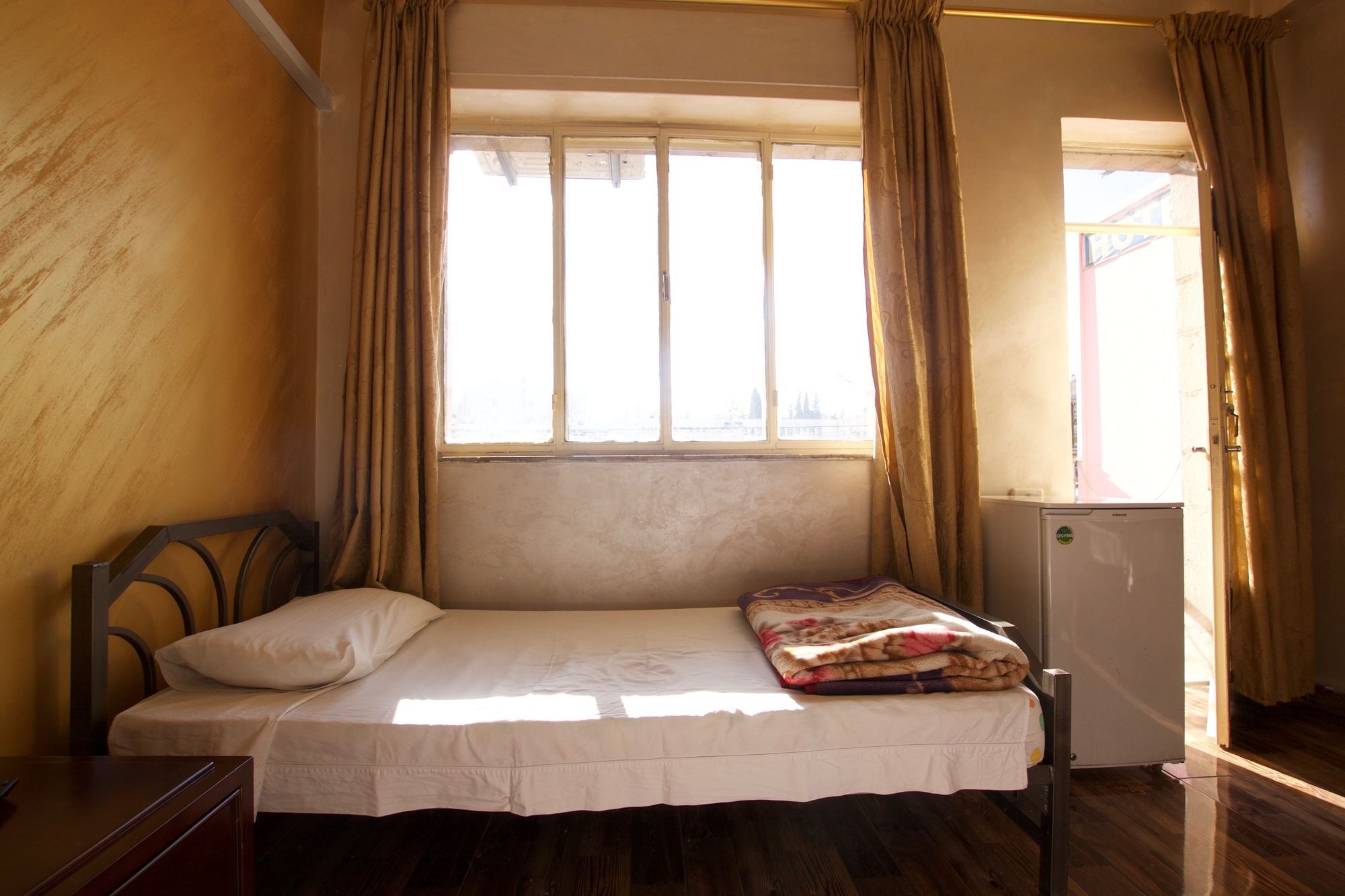 Sun Rise Hotel & Hostel & Tours Amman Exteriör bild