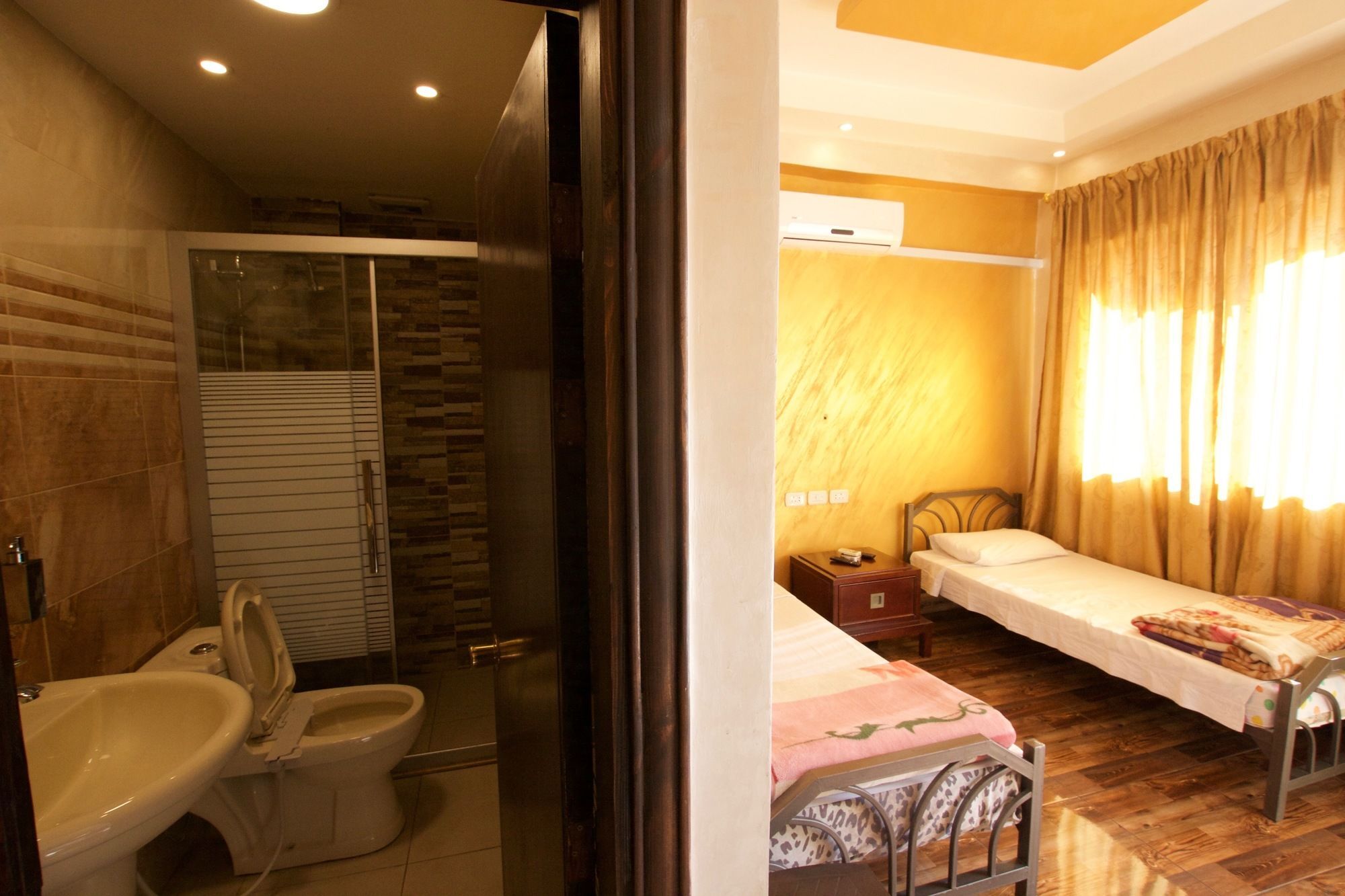 Sun Rise Hotel & Hostel & Tours Amman Exteriör bild